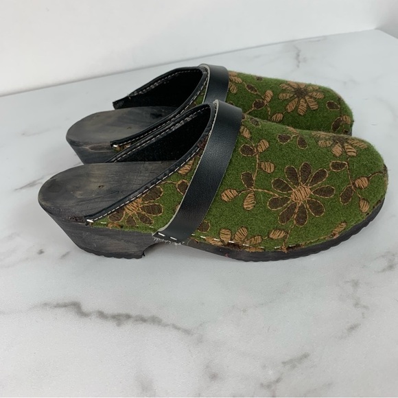 Cape Clogs Womens Mules Shoes Green Wool Slip On Floral Embroidered Round Toe 37 - Picture 10 of 13